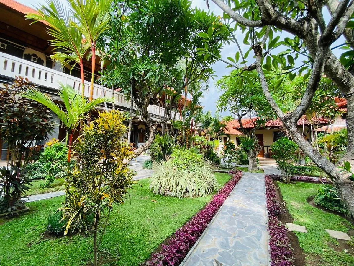 Kusnadi Hotel Legian Indonesien